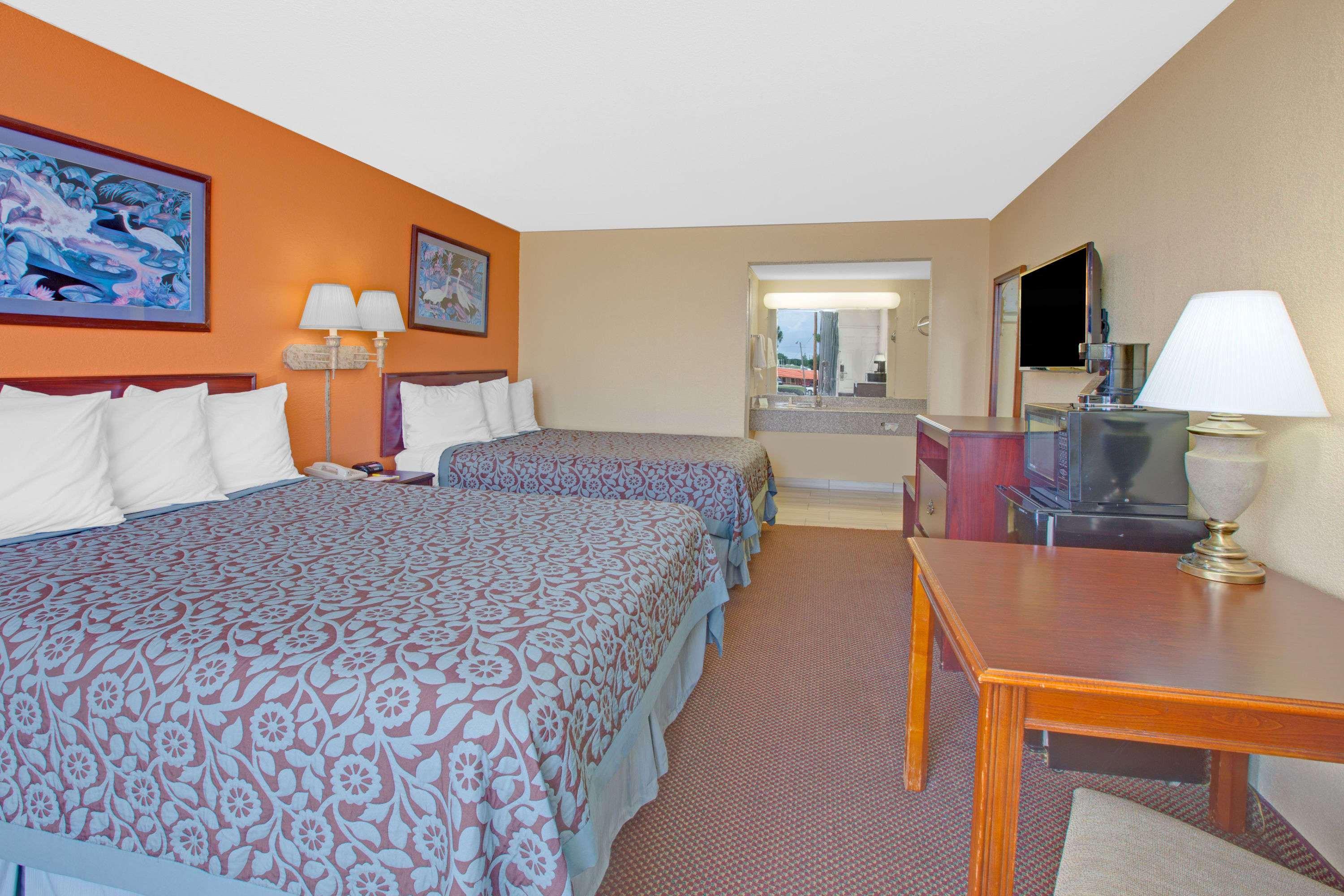 Days Inn By Wyndham Okemah Exterior photo