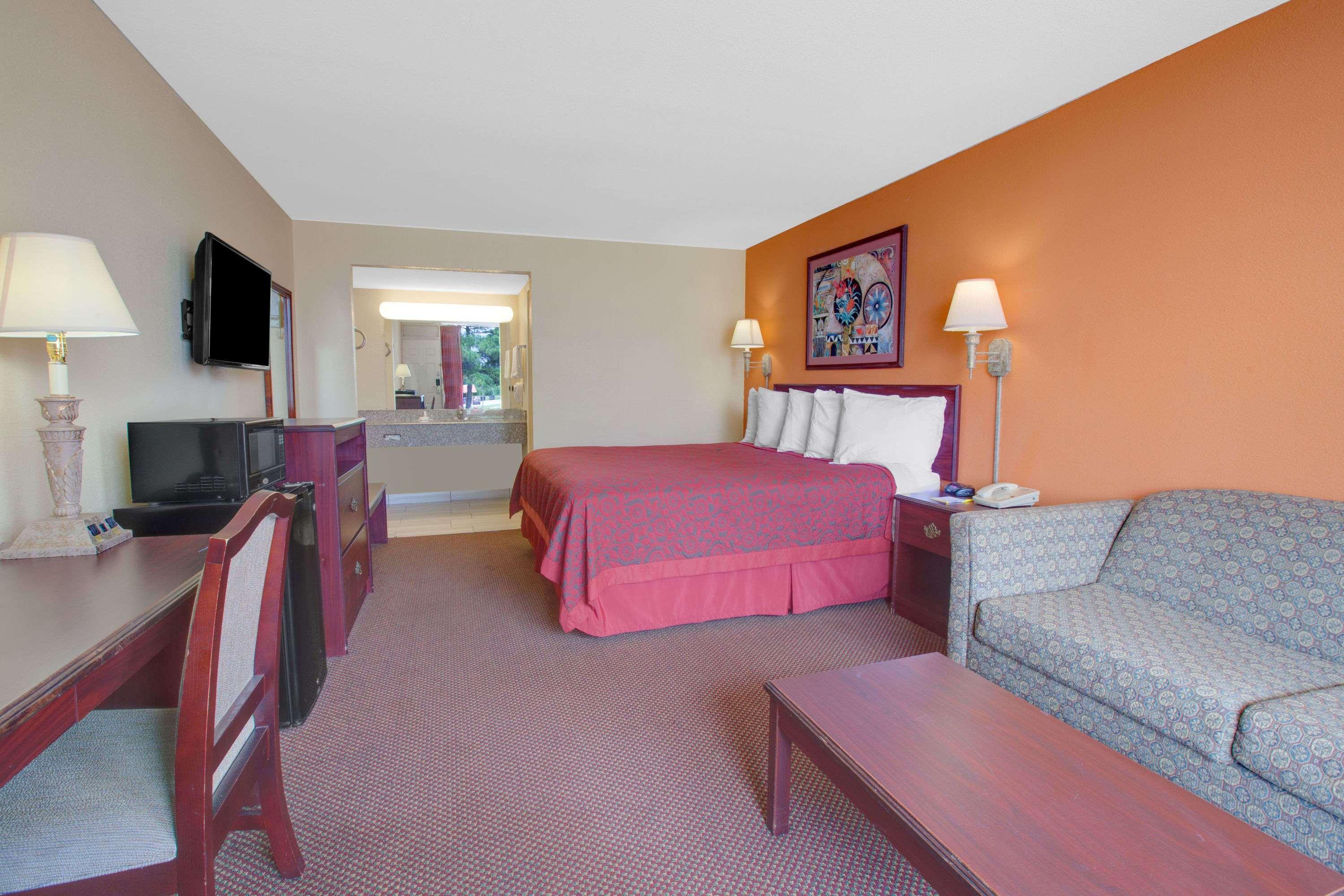 Days Inn By Wyndham Okemah Exterior photo